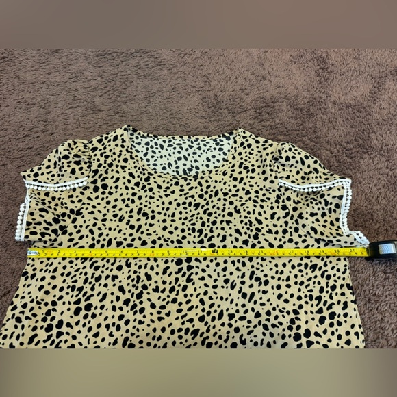 SHEIN Dalmatian Top Blouse Tulip Sleeve Puff Sleeve Animal Print L Large - Picture 3 of 8
